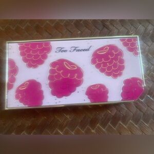 Too Faced Berry Pink Makeup Pallet